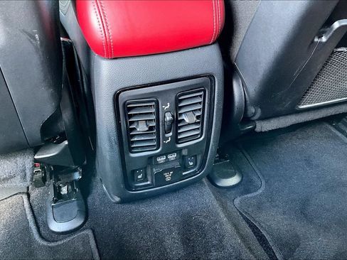 Used 2022 Dodge Durango R/T w/ Blacktop Package AWD/4WD image 10