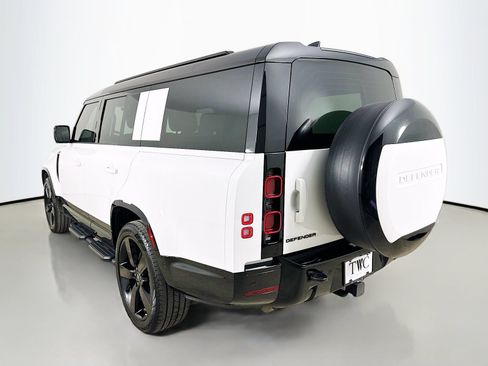 Used 2025 Land Rover Defender 130 X-Dynamic SE AWD/4WD image 7