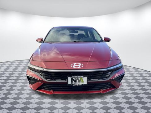 Used 2025 Hyundai Elantra SEL image 5