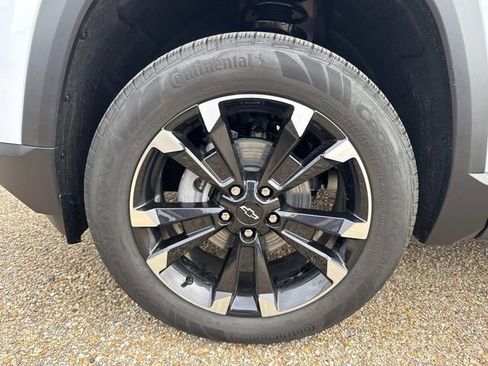 New 2026 Chevrolet Equinox RS image 3