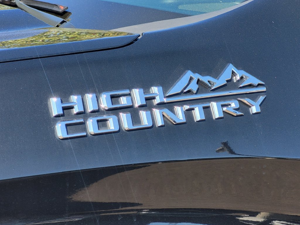 Used 2023 Chevrolet Silverado 1500 High Country w/ High Country Premium Package AWD/4WD image 12