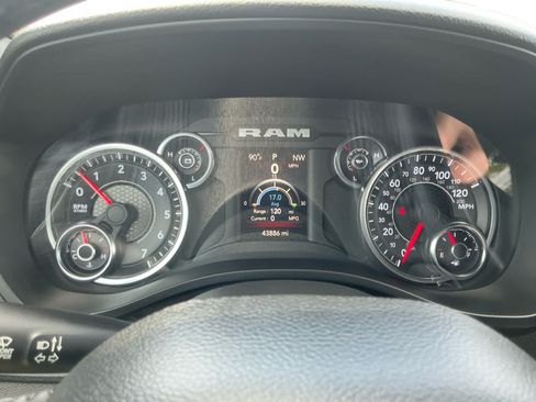 Used 2023 RAM 1500 Big Horn AWD/4WD image 20