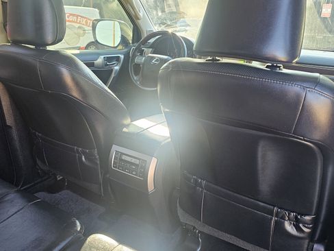 Used 2014 Lexus GX 460 w/ Premium Package image 29