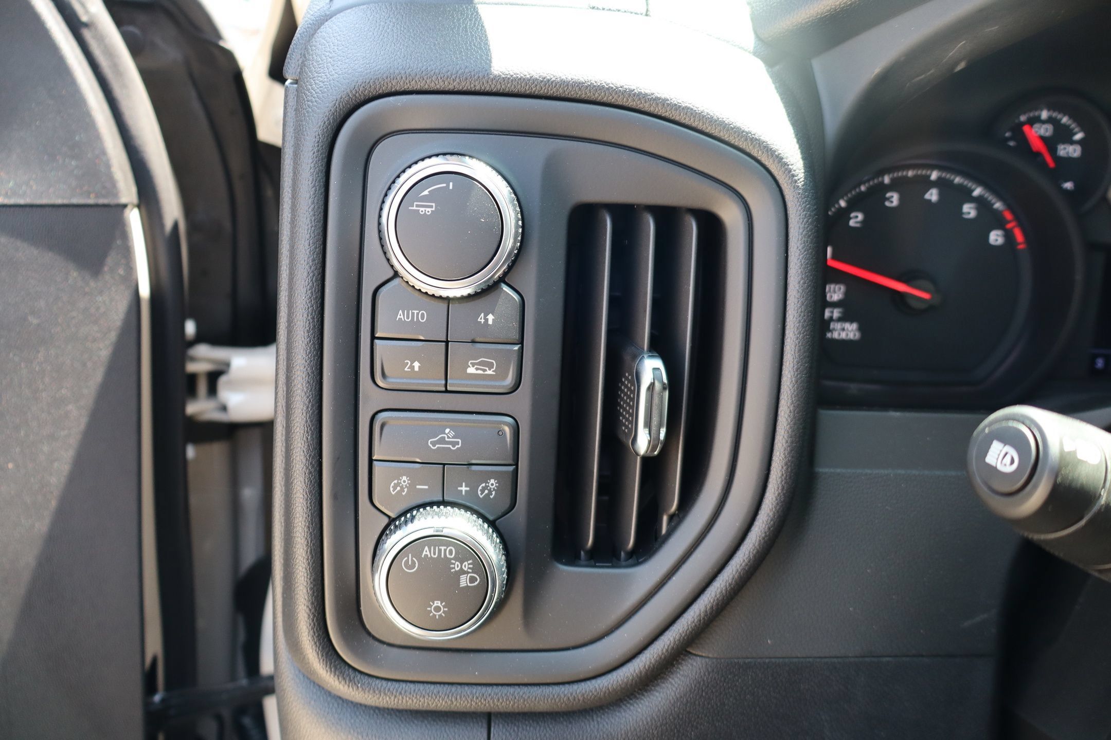 Used 2026 GMC Sierra 1500 Pro w/ Graphite Edition AWD/4WD image 15