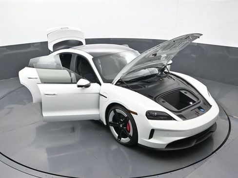 Certified 2025 Porsche Taycan 4S AWD/4WD image 33