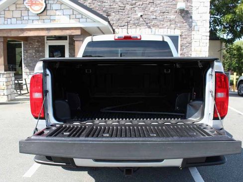 Used 2018 Chevrolet Colorado W/T w/ WT Convenience Package AWD/4WD image 8
