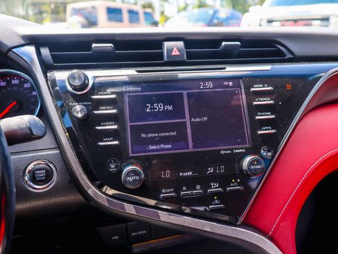 Used 2020 Toyota Camry XSE FWD image 14