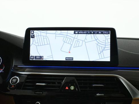 Certified 2022 BMW 530i xDrive w/ Convenience Package image 21