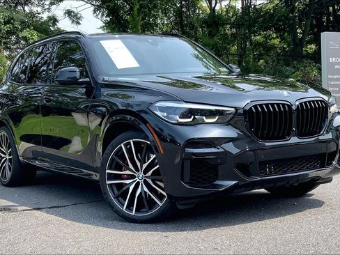 Used 2023 BMW X5 xDrive40i w/ M Sport Package AWD/4WD image 2