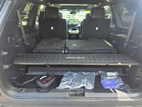 Used 2025 Toyota Sequoia Platinum AWD/4WD image 14