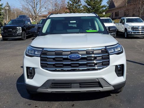 New 2026 Ford Explorer Active AWD/4WD image 2