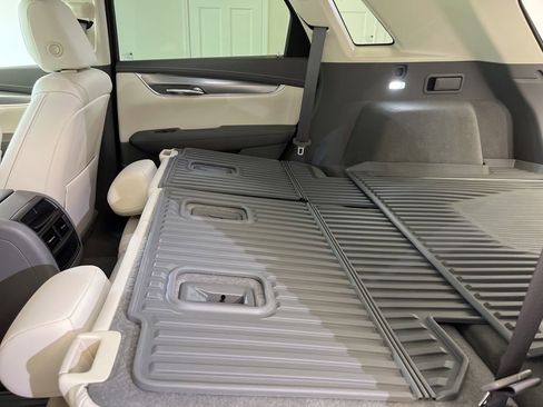 Used 2021 Cadillac XT5 Premium Luxury AWD/4WD image 17