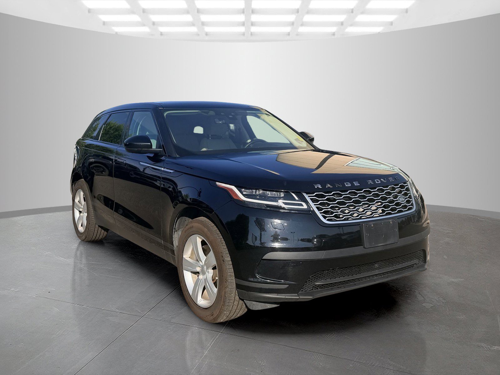 Used 2018 Land Rover Range Rover Velar S AWD/4WD image 3