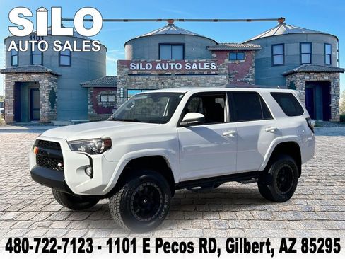Used 2018 Toyota 4Runner SR5 AWD/4WD image 1