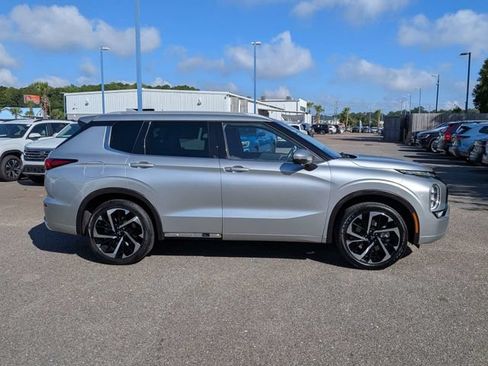 Used 2022 Mitsubishi Outlander SEL FWD image 3