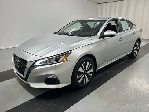 Used 2022 Nissan Altima 2.5 SV image 5