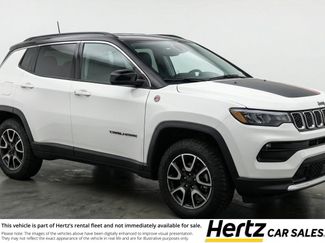 Used 2025 Jeep Compass Trailhawk AWD/4WD video 1