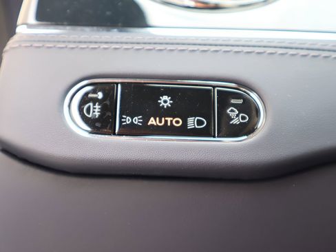 Certified 2023 Bentley Continental GT V8 AWD/4WD image 23