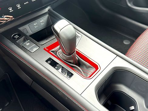 New 2026 Nissan Kicks SR FWD image 24