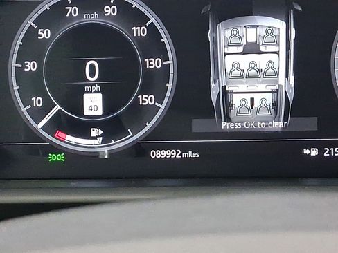 Used 2018 Land Rover Discovery HSE image 20