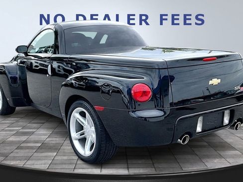 Used 2006 Chevrolet SSR w/ Preferred Equipment Group image 4