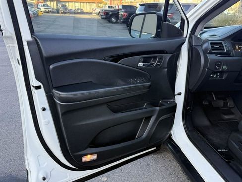 Used 2018 Honda Pilot Elite image 18