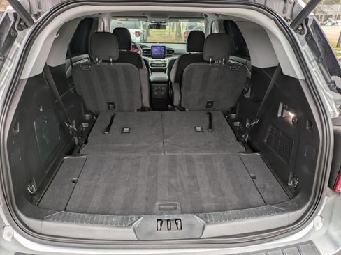 Used 2021 Ford Explorer XLT image 21