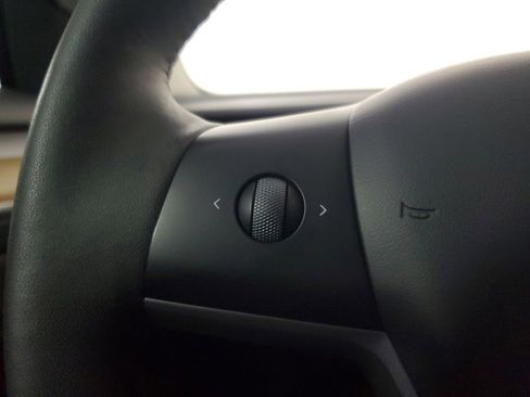 Used 2023 Tesla Model 3 Standard Range image 23