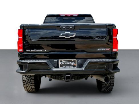 Used 2025 Chevrolet Silverado 2500 ZR2 w/ Technology Package AWD/4WD image 8