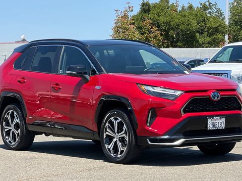 Certified 2023 Toyota RAV4 XSE w/ Premium Package AWD/4WD image 5