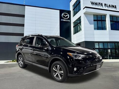 Used 2018 Toyota RAV4 XLE w/ Plus Extra Value Package AWD/4WD image 1