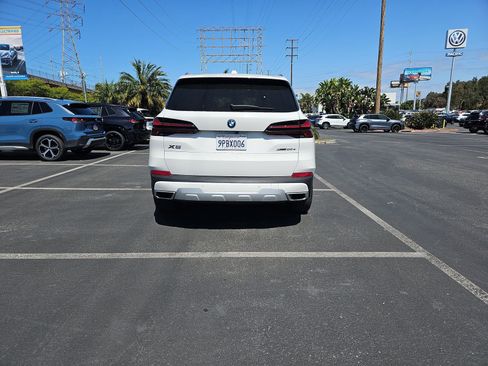 Used 2025 BMW X5 xDrive50e AWD/4WD image 6