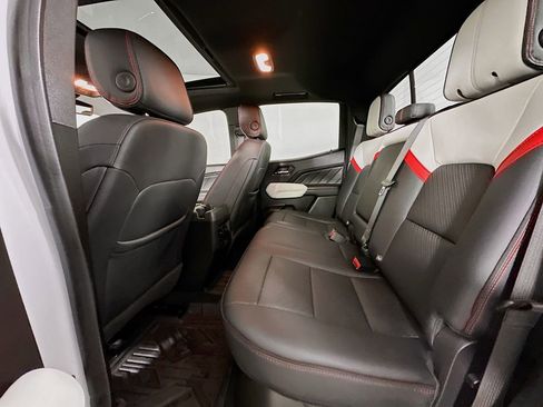 Used 2024 GMC Canyon AT4X AWD/4WD image 17