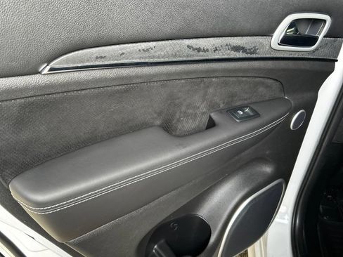 Used 2018 Jeep Grand Cherokee SRT AWD/4WD image 35