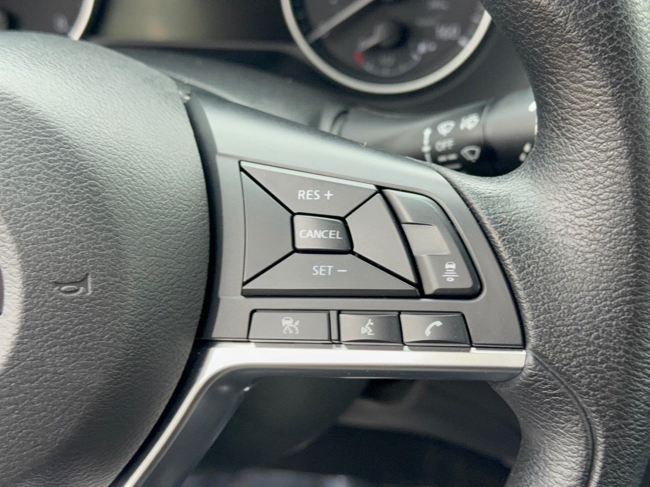 Used 2025 Nissan Sentra SV FWD image 19
