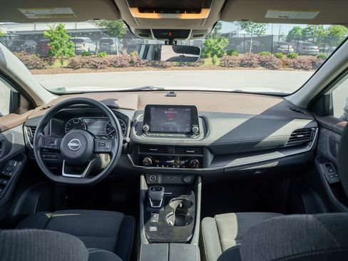 Used 2023 Nissan Rogue SV FWD image 22