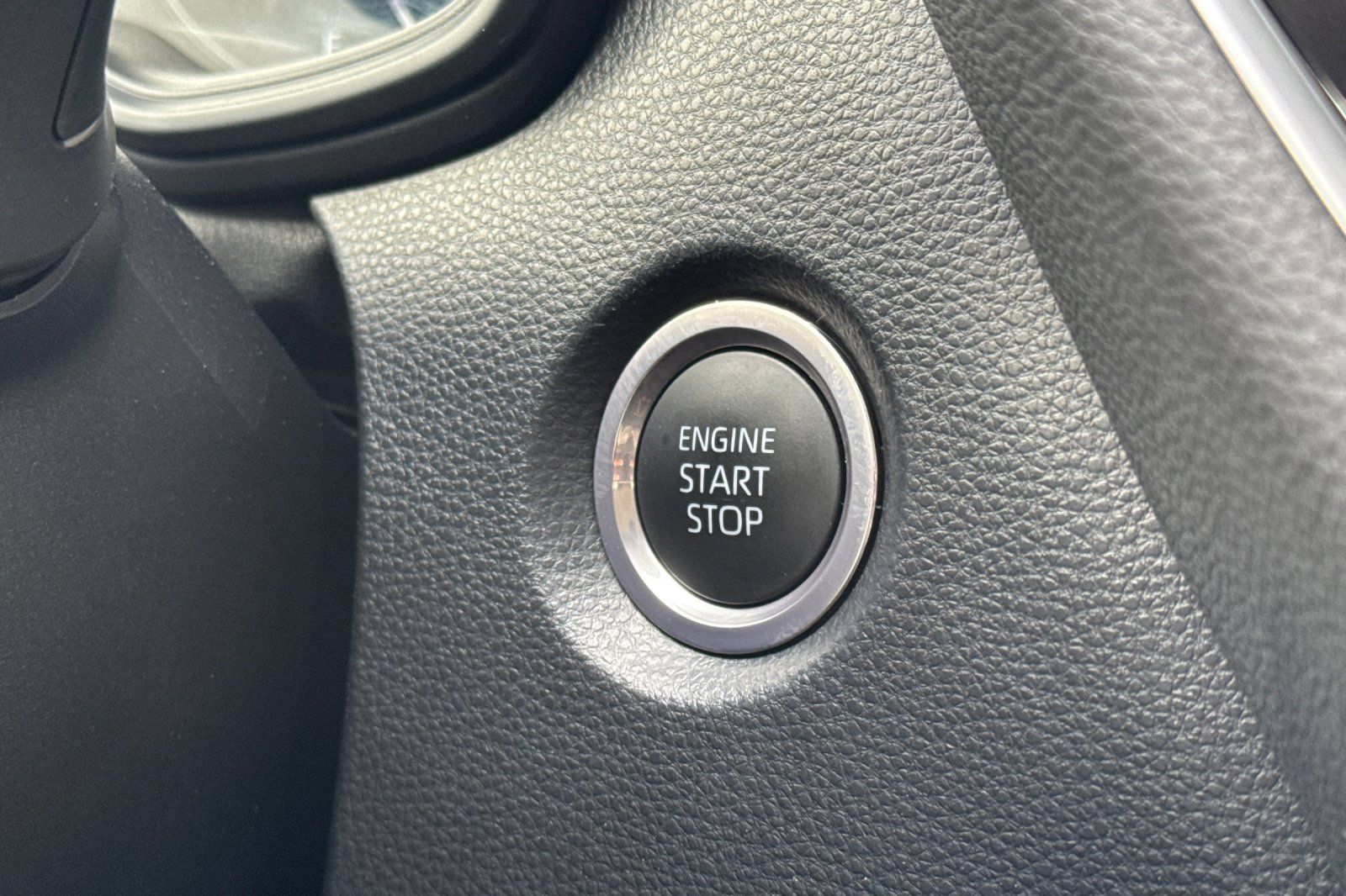 Used 2023 Toyota Corolla LE w/ LE Convenience Package FWD image 28