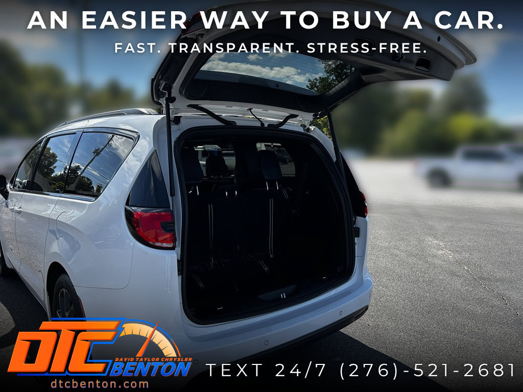 Used 2025 Chrysler Pacifica Limited FWD image 27