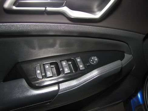 Used 2023 Kia Sportage EX FWD image 12