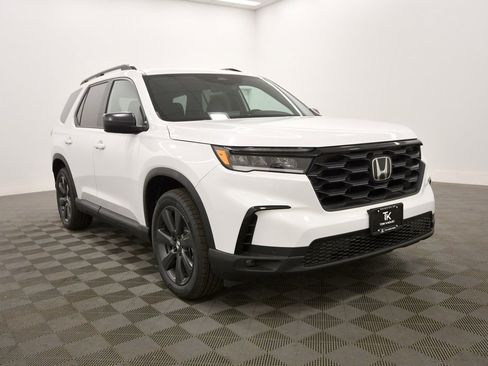 New 2025 Honda Pilot Sport image 9