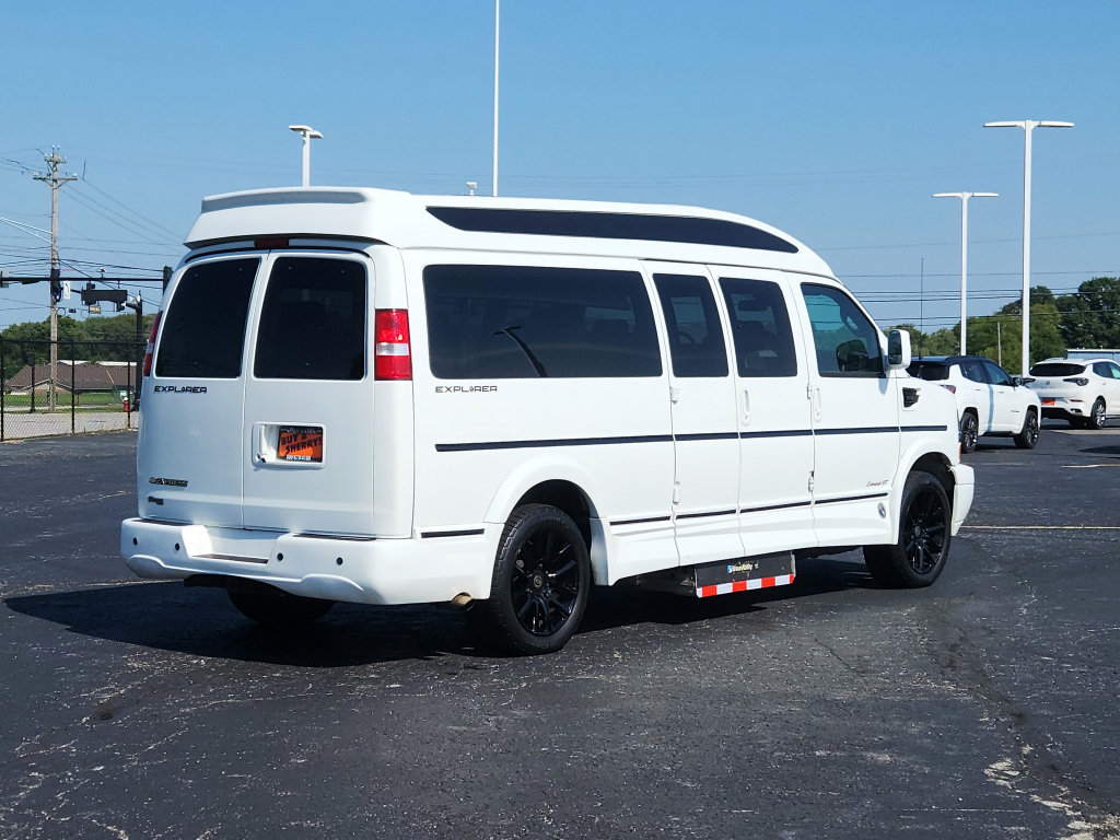 Used 2020 Chevrolet Express 2500 Extended w/ Enhanced Convenience Package RWD image 11