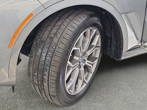 Certified 2025 BMW X7 xDrive40i w/ Premium Package AWD/4WD image 29