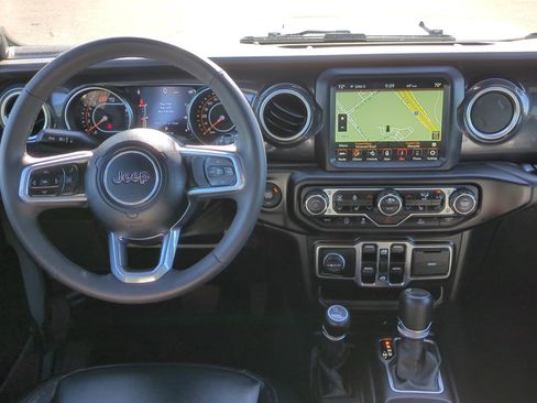 Used 2023 Jeep Wrangler Unlimited Sahara image 29