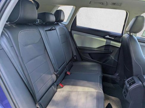 Used 2022 Volkswagen Taos SE w/ Panoramic Sunroof Package image 19