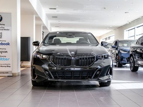 Used 2026 BMW 530i xDrive w/ M Sport Package image 2