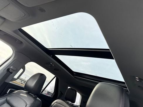 Used 2021 Ford Explorer XLT w/ Equipment Group 202A image 37