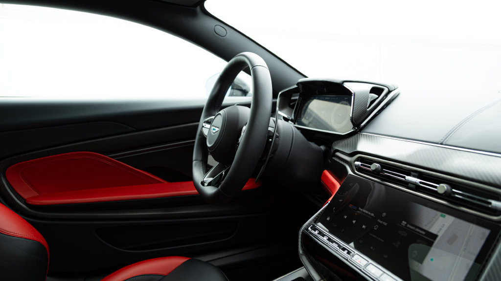 Used 2025 Aston Martin Vanquish RWD image 49