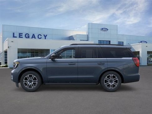 New 2026 Ford Expedition Active RWD image 3