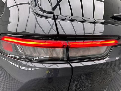 Used 2024 Jeep Grand Cherokee L Limited w/ Luxury Tech Group II image 31