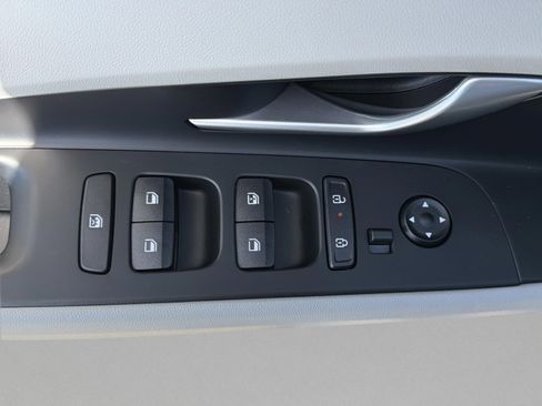 New 2026 Hyundai Elantra Limited FWD image 21